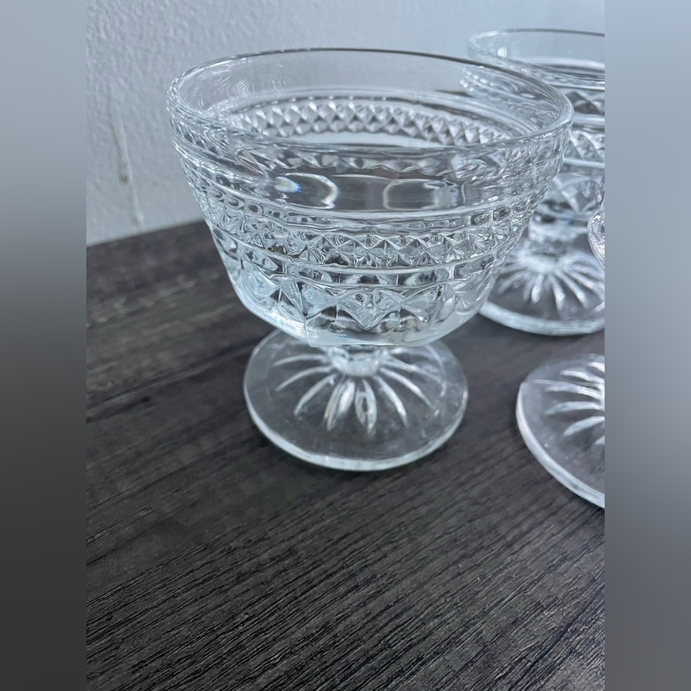 Vintage Elegant Clear Glass Goblet Set - Picture 7 of 16